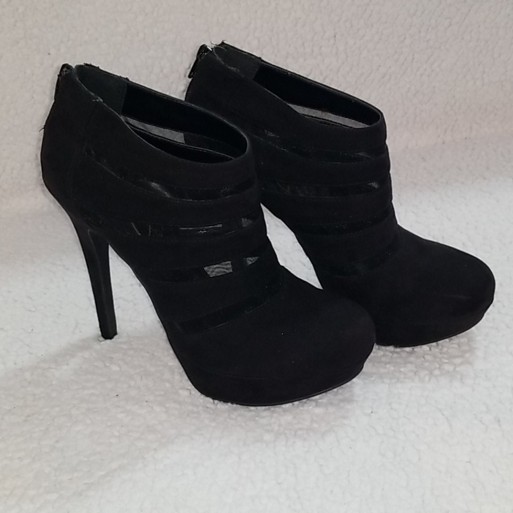 ⭐HP⭐Jessica Simpson Black High Heel **EUC**